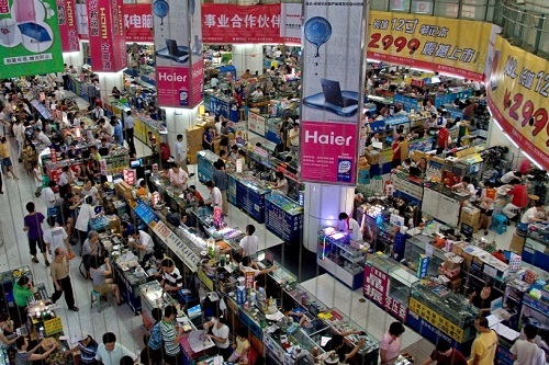Một góc của Huaqiangbei, khu chợ điện tử sầm uất ở thành phố Thâm Quyến, tỉnh Quảng Đông (Trung Quốc). Ảnh: Me-pgk